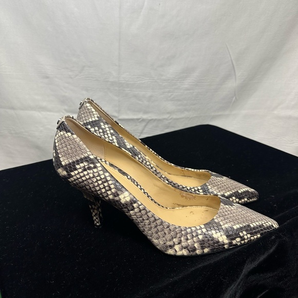 Michael Kors Snake Skin High Heel pumps size 8.5 shoe - Picture 2 of 10